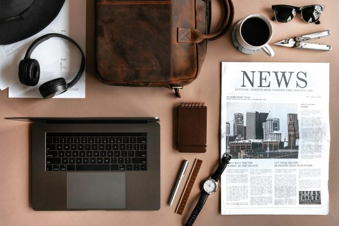 jpeg-optimizer_mans-workspace-flatlay-2023-11-27-05-33-01-utc